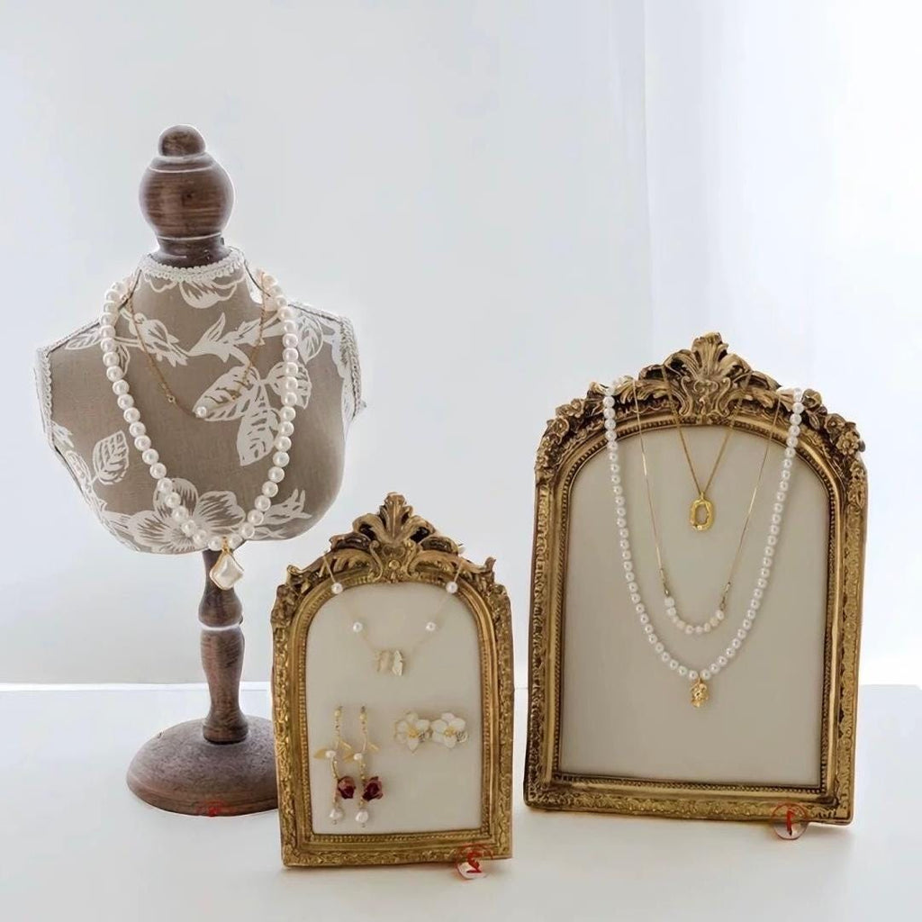 Baroque Jewelry Holder: Vintage Gold Frame & Velvet Lining