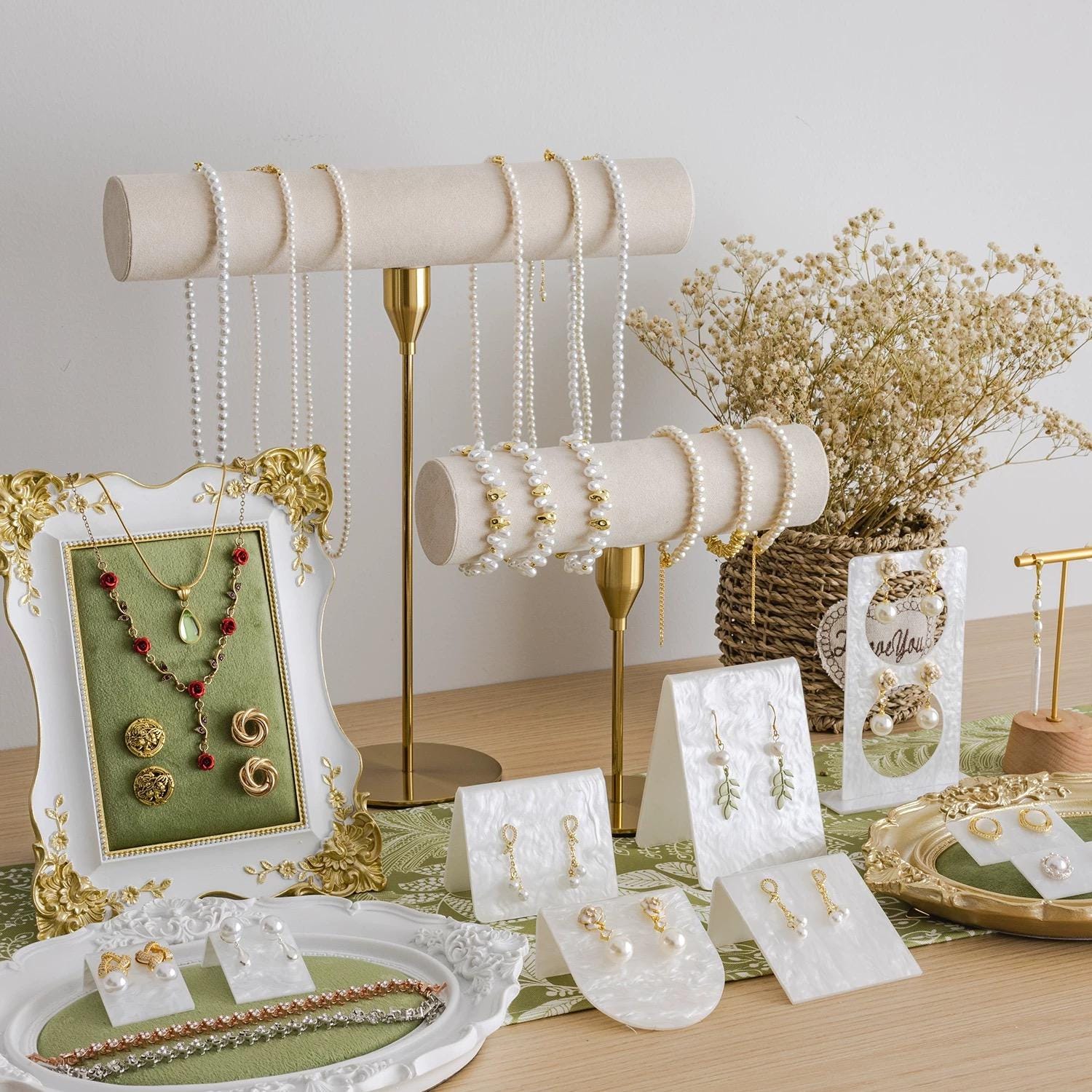 Vintage Green Velvet Jewelry Stand - Ornate Gold-Plated Necklace Tree with Ring Tray Gift Set