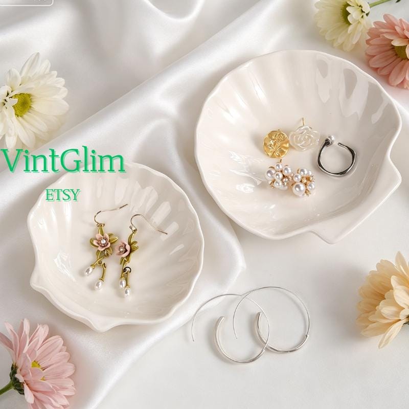 Seashell Jewelry Dish: Minimalist Trinket Tray for Earrings, Rings & Flat Lay Photo Prop