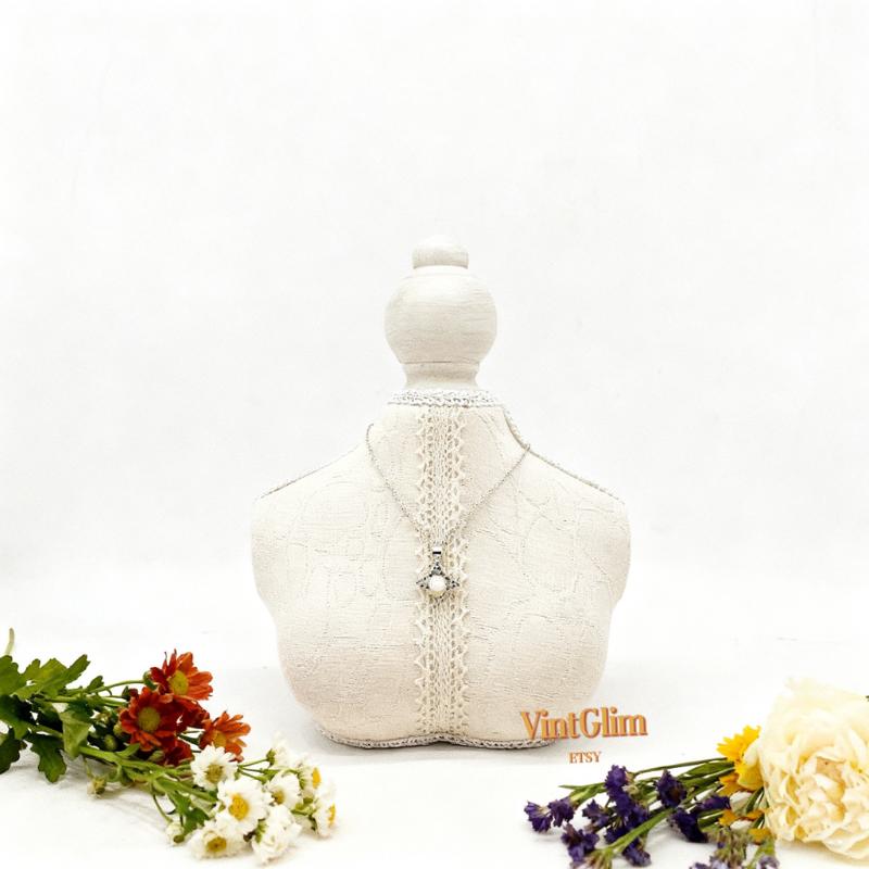 Vintage Rose Print Jewelry Bust Stand: Baroque Necklace Ring Holder