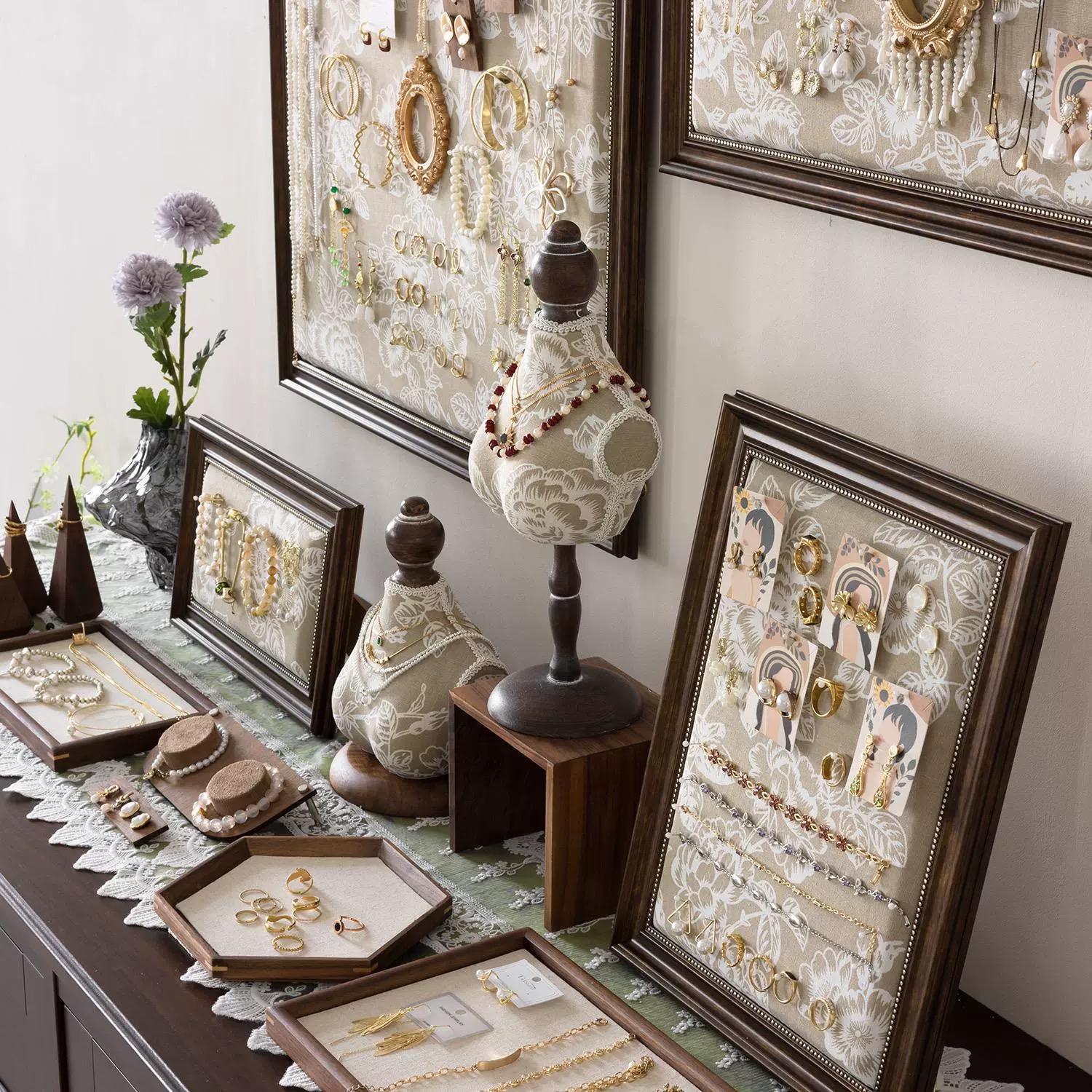 Baroque Lace Jewelry Display: Wood Frame Necklace & Ring Holder