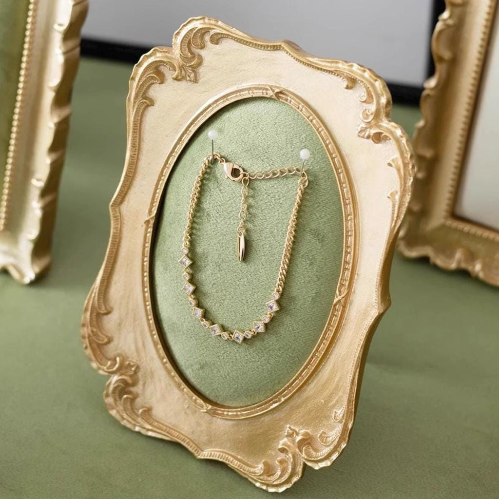 Ornate Gold Baroque Jewelry Stand: Velvet Necklace Ring Holder