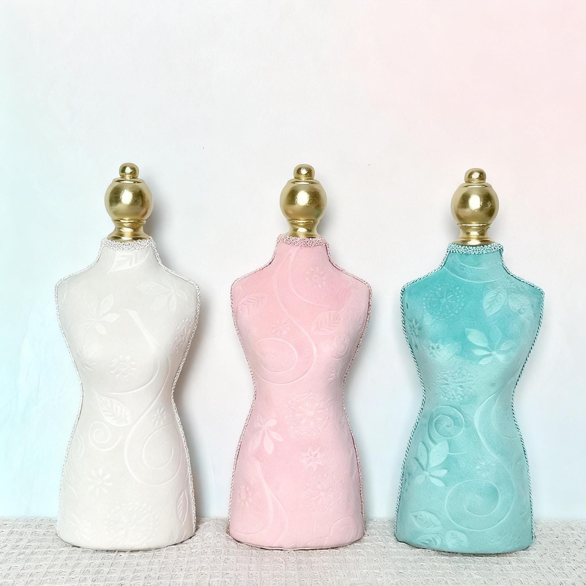 Baroque Velvet Mannequin Necklace Stand Holder, Luxury Home Decor for Jewelry Display & Gift