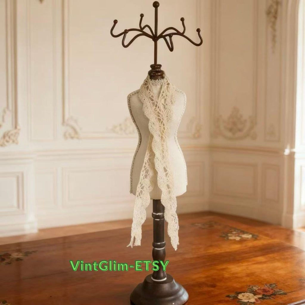 Baroque Wooden Mannequin Jewelry Holder: Vintage Bust Display
