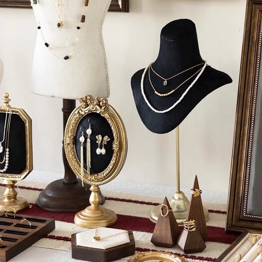 Baroque Velvet Necklace & Ring Holder: Gold Metal Jewelry Organizer