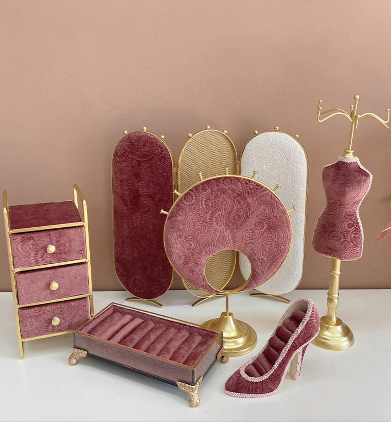 Velvet Jewelry Display Stand: High-Heel Ring Box, Necklace Organizer, Ring-Earring Holder, Pink Lover