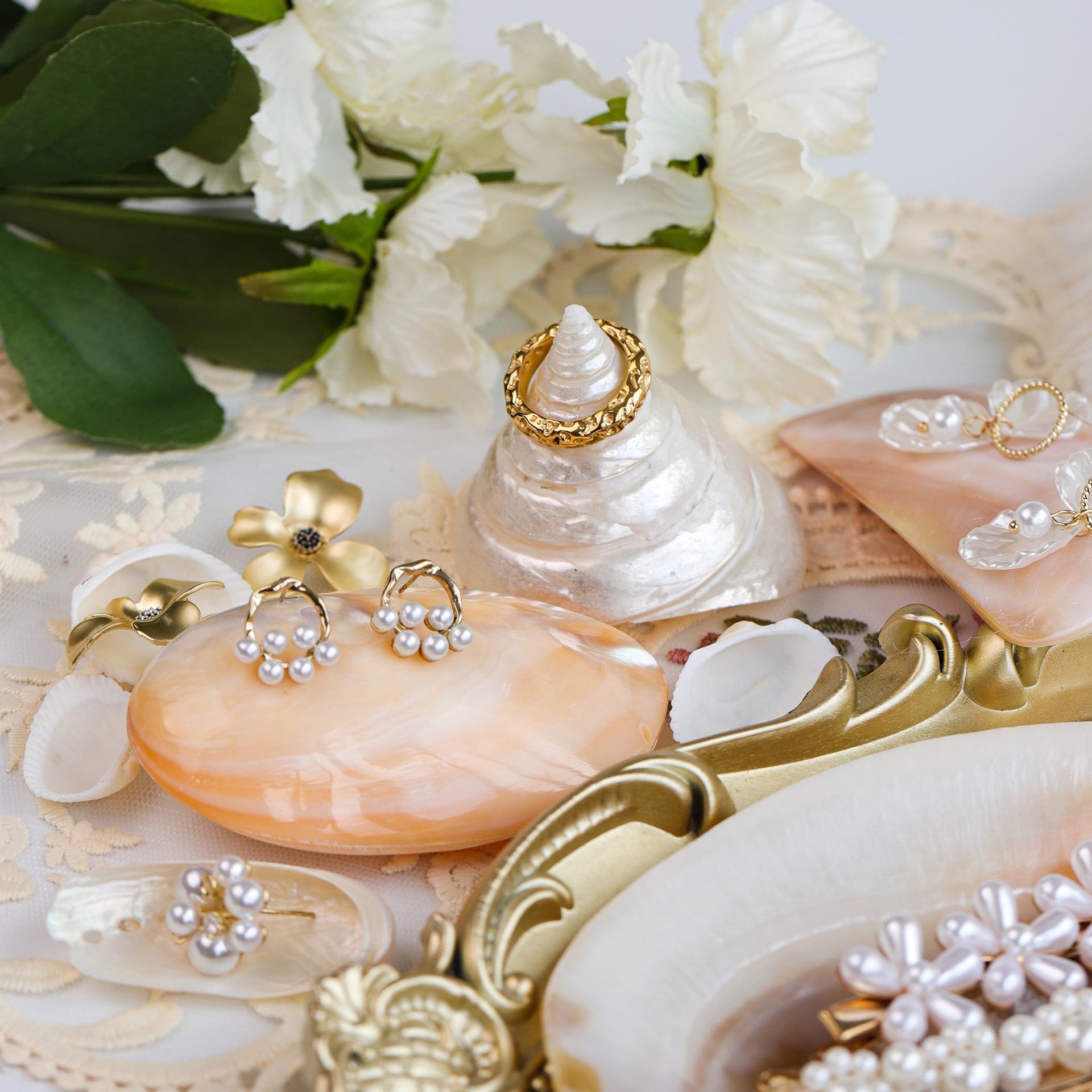 Seashell Jewelry Display: Handmade Conch Ring/Earring Holder